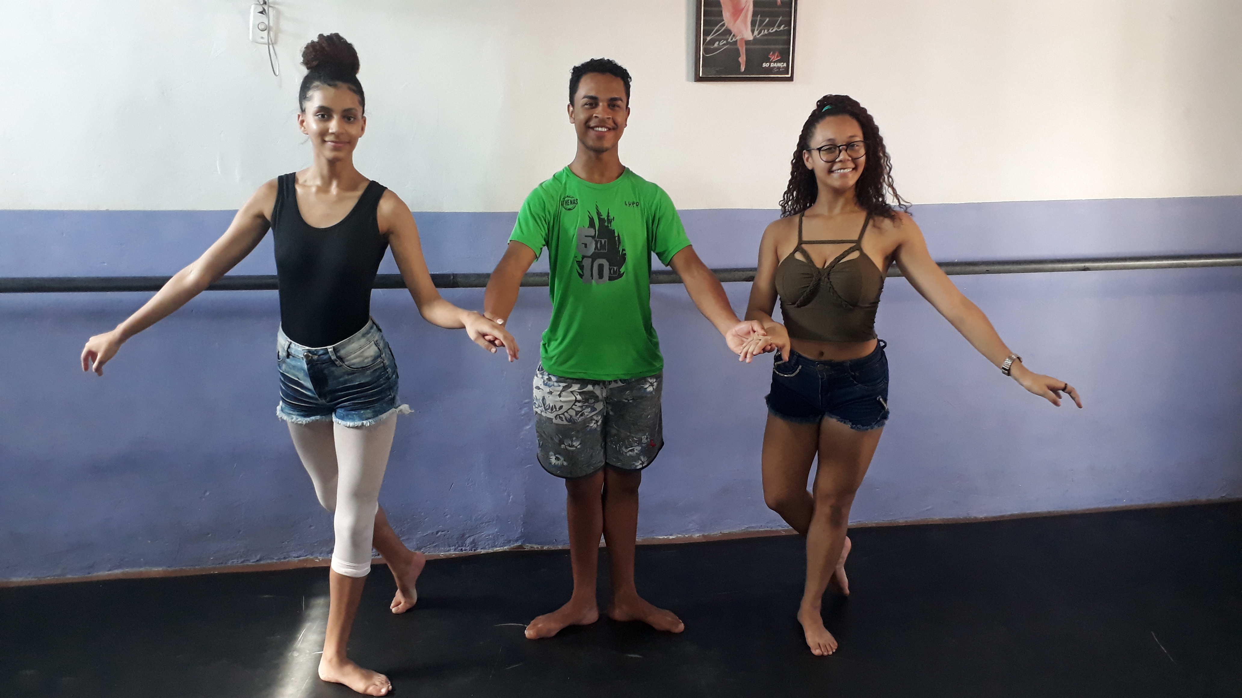 Tres Bailarinos